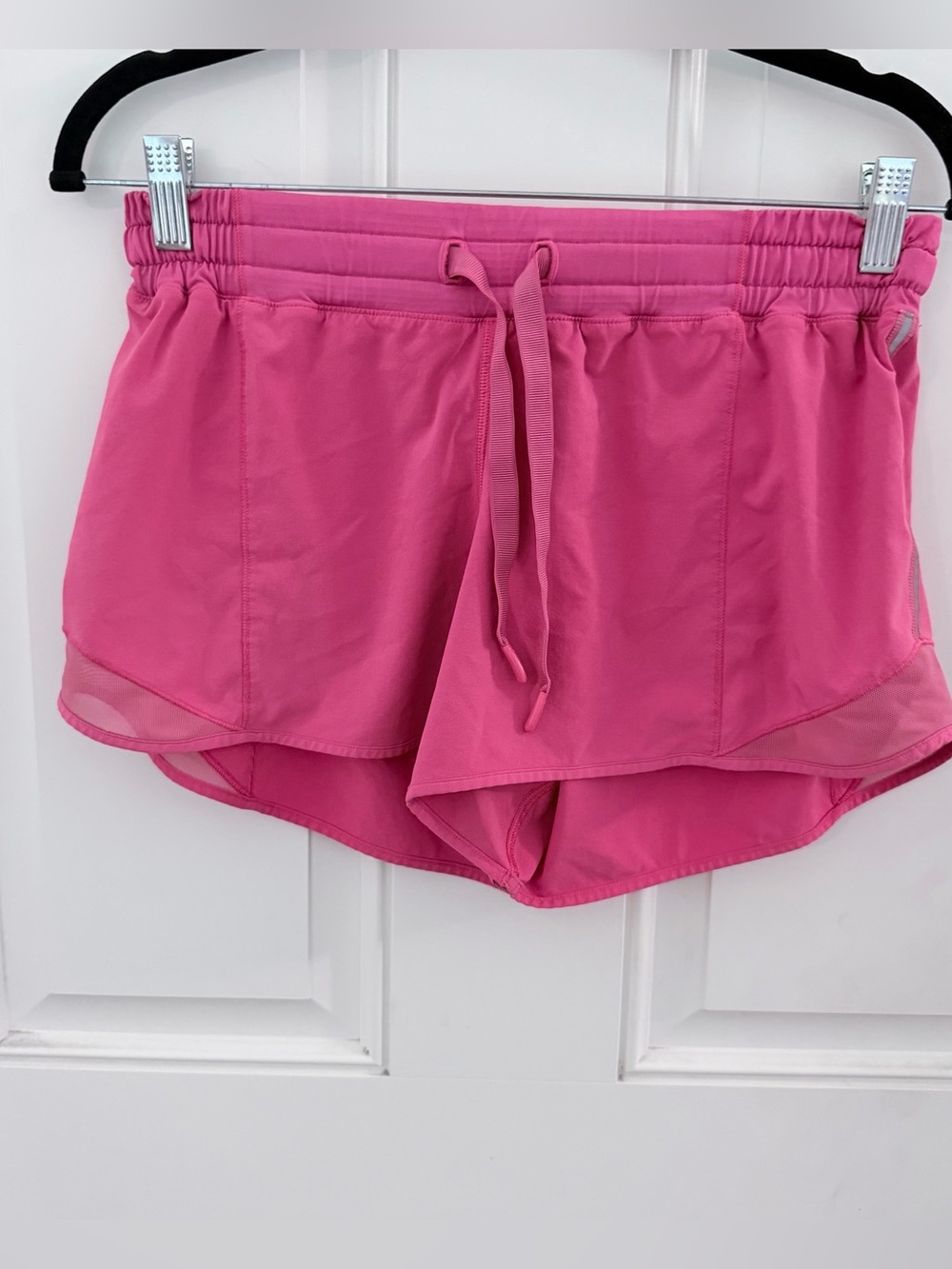 Lululemon Hotty Hot Short Tall 8 | Lip Gloss Pink